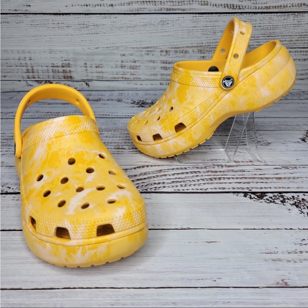Crocs Classic Platform Clogs Orange Sorbet Women's Size 8 (fits more like 7.5)